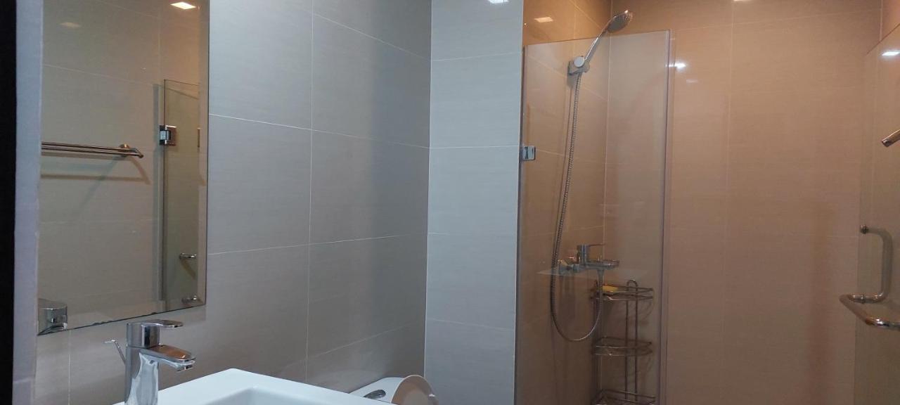 Naia Teminal 3,Newport,Pasay,Elegant Suites Манила Экстерьер фото